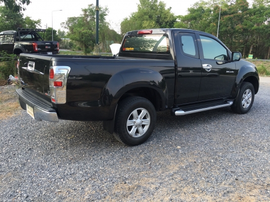 Izusu d-max 2.5turbo vgs hi-lander ปี2013