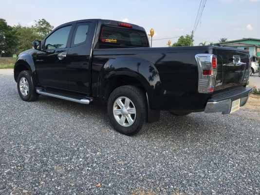Izusu d-max 2.5turbo vgs hi-lander ปี2013