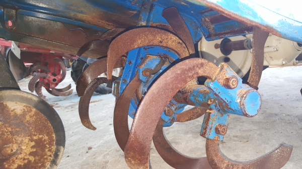 รถพรวนดิน ดีเชล สตาร์ท สองระบบพร้อมใช้ รถพรวนดิน ดีเชล สตาร์ท สองระบบพร้อมใช้