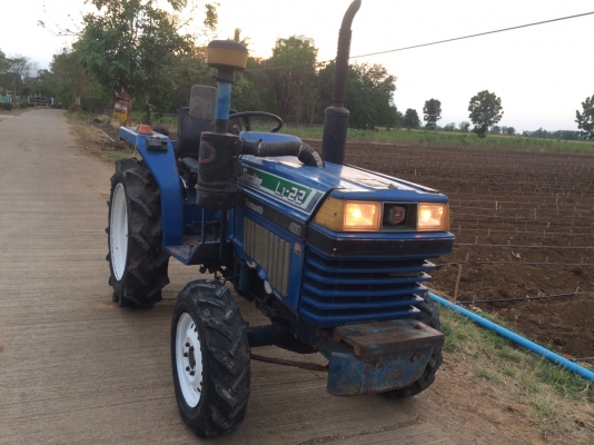 ขายครับ Kubota L1-22 พร้อมผาน4 สภาพพร้อมใช้งาน สนใจติดต่อครับ