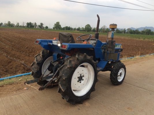 ขายครับ Kubota L1-22 พร้อมผาน4 สภาพพร้อมใช้งาน สนใจติดต่อครับ