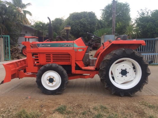 ขายKubota L1-245 ใบดัน สภาพพร้อมใช้ เครื่องเกียร์ดี สนใจติดต่อครับ ขายKubota L1-245 ใบดัน สภาพพร้อมใช้ เครื่องเกียร์ดี สนใจติดต่อครับ