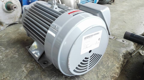 ** ขายแล้วครับ!! ** มอเตอร์ Mitsubishi 10 HP. 220V. รุ่น SCL-KR สภาพสวยสดใหม่ตีไป 97\% เดิมทุกเม็ดวิ่งเงียบพร้อมใช้งานมาเทสก่อนได้!!