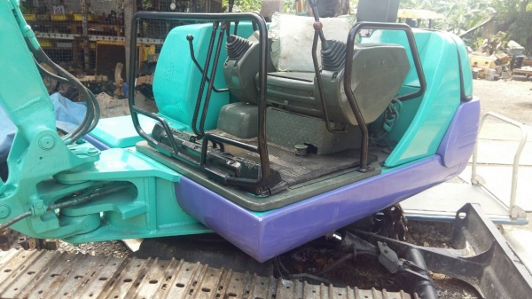 ขออนุญาติขาย PC30-7เก็บทุกรบบแล้วพร้อมใช้งานราคา350000 สนใจติดต่อ  ช่างดำ  0853224877-0988930465