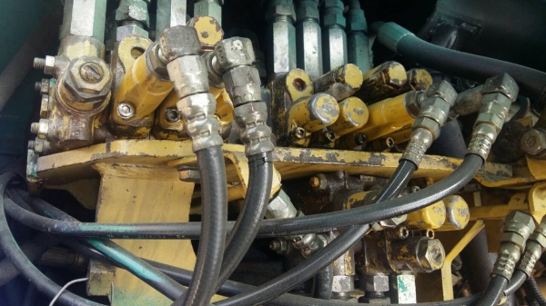 ขออนุญาติขาย PC30-7เก็บทุกรบบแล้วพร้อมใช้งานราคา350000 สนใจติดต่อ  ช่างดำ  0853224877-0988930465