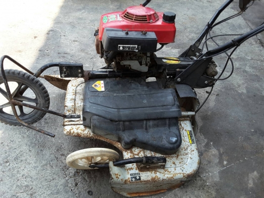 รถตัดหญ้าฮอนด้าเก่าญี่ปุ่นเบนซิน4จังหวะ2ใบพัด ขายตามสภาพ ราคา 5,500บาท รถตัดหญ้าฮอนด้าเก่าญี่ปุ่นเบนซิน4จังหวะ2ใบพัด ขายตามสภาพ ราคา 5,500บาท