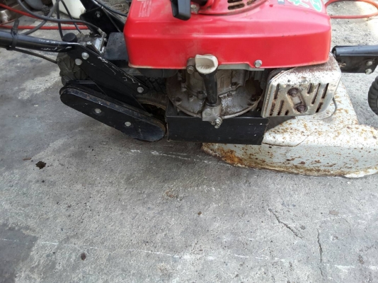 รถตัดหญ้าฮอนด้าเก่าญี่ปุ่นเบนซิน4จังหวะ2ใบพัด ขายตามสภาพ ราคา 5,500บาท รถตัดหญ้าฮอนด้าเก่าญี่ปุ่นเบนซิน4จังหวะ2ใบพัด ขายตามสภาพ ราคา 5,500บาท