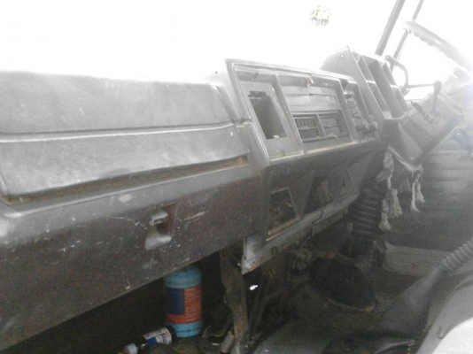 รถอีซูซุ 6 ล้อ ท้ายลาด 145 แรงม้า.    สนใจติดต่อ  081 - 6079515