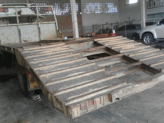 รถอีซูซุ 6 ล้อ ท้ายลาด 145 แรงม้า.    สนใจติดต่อ  081 - 6079515