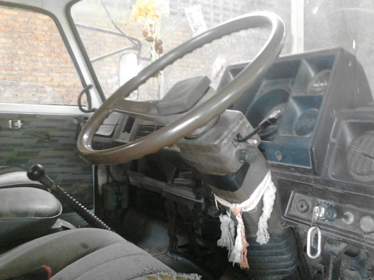 รถอีซูซุ 6 ล้อ ท้ายลาด 145 แรงม้า.    สนใจติดต่อ  081 - 6079515