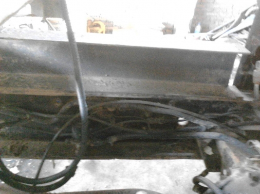 รถอีซูซุ 6 ล้อ ท้ายลาด 145 แรงม้า.    สนใจติดต่อ  081 - 6079515