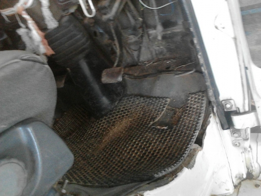 รถอีซูซุ 6 ล้อ ท้ายลาด 145 แรงม้า.    สนใจติดต่อ  081 - 6079515