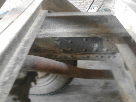 รถอีซูซุ 6 ล้อ ท้ายลาด 145 แรงม้า.    สนใจติดต่อ  081 - 6079515