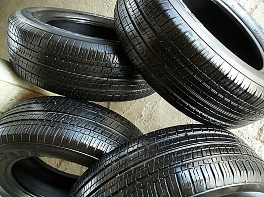 ยาง17 บริดสโตน 225-65-R17ลงพื้นปลายปี13 (4เส้น 2,600)