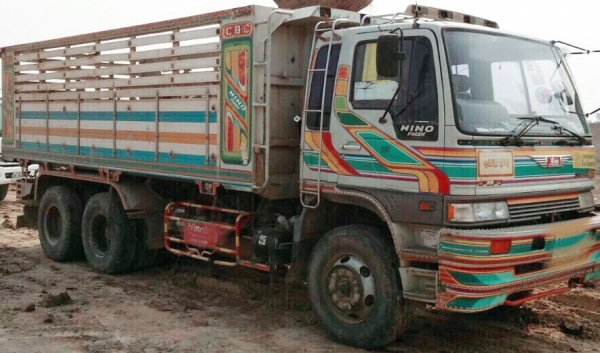 HINO FM 2K 260 HP K13D รถพ่วงแม่ + ลูก แม่สิบล้อ 2 เพลากระบะดั๊มพ์ 12 ตันคอกมิเนียมสวยๆพร้อมบรรทุกหนักได้เลย ลูก 2 คานดั๊มพ์ เครื่องยนต์แน่นแรงดีไม่มีเยิ้ม ภายในเก๋งคอนโซลสวยครบพร้อม แอร์เย็น พวงมาลัยเพาเวอร์ ช่วงล่างแน่นคัชซีสวยทั้งแม่ลูก ระบบเบรคทริ๊ปฟี