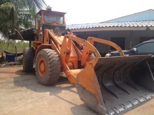 ขายรถตักล้อยาง