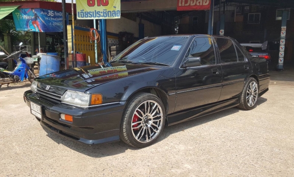 ขาย รถเก๋ง HONDA Accord ปี 1987/2530 เครื่องคาบู 1955 ซีซี เกียร์ออโต้ ล้อแมกซ์ขอบ 17 นิ้ว พร้อมยางใหม่ แอร์เย็นฉ่ำ แต่งชุดสเกิร์ตเหล็กรอบคัน ทะเบียนเต็มพร้อมโอน
