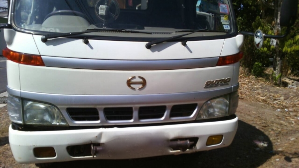 รถฮีโน่ 6 ล้อ ทูโถ้ , ( ติดเครน  3 ตัน. ) - 121 แรงม้า. ปี 48.  ( รถวิ่ง 12x,xxx กม. )     สนใจติดต่อ  081 - 6079515