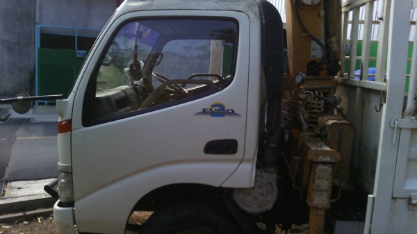 รถฮีโน่ 6 ล้อ ทูโถ้ , ( ติดเครน  3 ตัน. ) - 121 แรงม้า. ปี 48.  ( รถวิ่ง 12x,xxx กม. )     สนใจติดต่อ  081 - 6079515