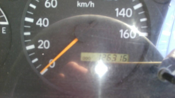 รถฮีโน่ 6 ล้อ ทูโถ้ , ( ติดเครน  3 ตัน. ) - 121 แรงม้า. ปี 48.  ( รถวิ่ง 12x,xxx กม. )     สนใจติดต่อ  081 - 6079515