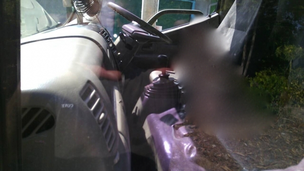 รถฮีโน่ 6 ล้อ ทูโถ้ , ( ติดเครน  3 ตัน. ) - 121 แรงม้า. ปี 48.  ( รถวิ่ง 12x,xxx กม. )     สนใจติดต่อ  081 - 6079515