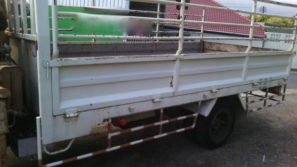 รถฮีโน่ 6 ล้อ ทูโถ้ , ( ติดเครน  3 ตัน. ) - 121 แรงม้า. ปี 48.  ( รถวิ่ง 12x,xxx กม. )     สนใจติดต่อ  081 - 6079515