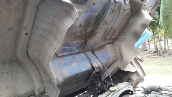 รถอีซูซุ 6 ล้อ NPR ติดเครน 3 ตัน. 115 แรงม้า.    สนใจติดต่อ  081 - 6079515