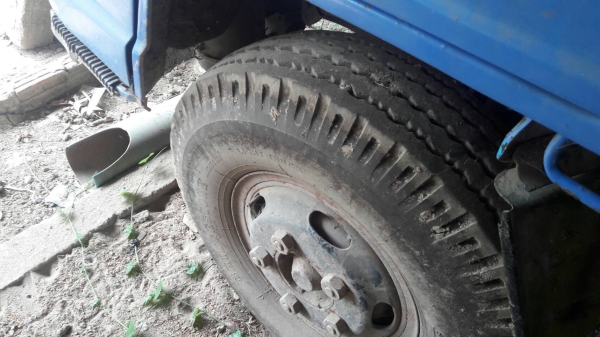 รถอีซูซุ 6 ล้อ NPR ติดเครน 3 ตัน. 115 แรงม้า.    สนใจติดต่อ  081 - 6079515