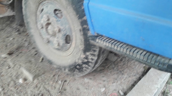 รถอีซูซุ 6 ล้อ NPR ติดเครน 3 ตัน. 115 แรงม้า.    สนใจติดต่อ  081 - 6079515