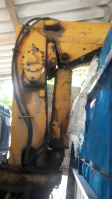 รถอีซูซุ 6 ล้อ NPR ติดเครน 3 ตัน. 115 แรงม้า.    สนใจติดต่อ  081 - 6079515