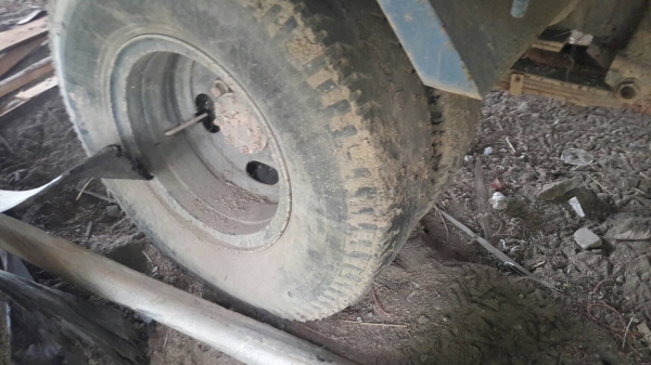 รถอีซูซุ 6 ล้อ NPR ติดเครน 3 ตัน. 115 แรงม้า.    สนใจติดต่อ  081 - 6079515