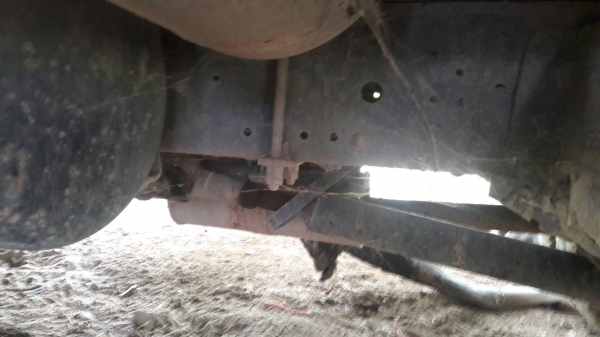 รถอีซูซุ 6 ล้อ NPR ติดเครน 3 ตัน. 115 แรงม้า.    สนใจติดต่อ  081 - 6079515