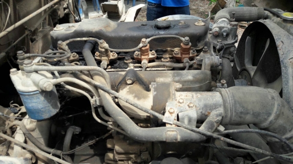 รถอีซูซุ 6 ล้อ NPR ติดเครน 3 ตัน. 115 แรงม้า.    สนใจติดต่อ  081 - 6079515