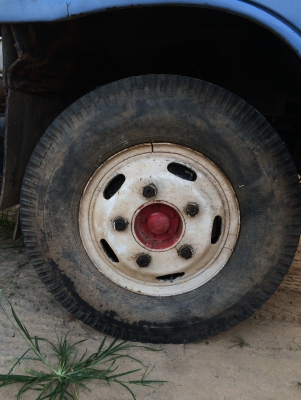 หกล้อดั้ม อีซูซุ KS เครืื่อง 4BD1 ฝาดำ เพาวเวอร์ ยกหัวได้ พร้อมใช้