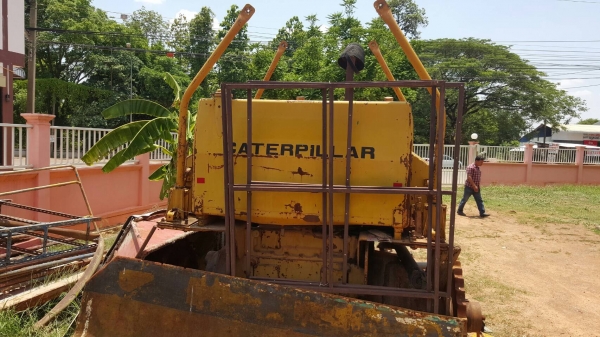 ขายตามสภาพ แทรคเตอร์ CAT D4E ไม่มีเฟรม ไม่มีโซ่ ไม่มีใบแทรค เครื่องสตาร์ทติด ราคาต่อรองได้ ขายตามสภาพ แทรคเตอร์ CAT D4E ไม่มีเฟรม ไม่มีโซ่ ไม่มีใบแทรค เครื่องสตาร์ทติด ราคาต่อรองได้