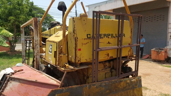 ขายตามสภาพ แทรคเตอร์ CAT D4E ไม่มีเฟรม ไม่มีโซ่ ไม่มีใบแทรค เครื่องสตาร์ทติด ราคาต่อรองได้ ขายตามสภาพ แทรคเตอร์ CAT D4E ไม่มีเฟรม ไม่มีโซ่ ไม่มีใบแทรค เครื่องสตาร์ทติด ราคาต่อรองได้