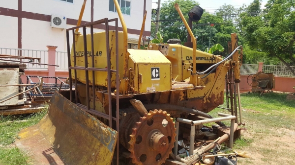 ขายตามสภาพ แทรคเตอร์ CAT D4E ไม่มีเฟรม ไม่มีโซ่ ไม่มีใบแทรค เครื่องสตาร์ทติด ราคาต่อรองได้ ขายตามสภาพ แทรคเตอร์ CAT D4E ไม่มีเฟรม ไม่มีโซ่ ไม่มีใบแทรค เครื่องสตาร์ทติด ราคาต่อรองได้