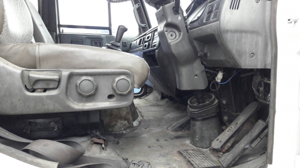 ขาย 6 ล้อใหญ่ NISSAN กระบะยาว 6.50 เมตร เครื่อง 185 แรงม้า คัสซีสวยตลอดเส้น เบรคทิฟฟี่ พาวเวอร์ ทะเบียนครบ ขาย 6 ล้อใหญ่ NISSAN กระบะยาว 6.50 เมตร เครื่อง 185 แรงม้า คัสซีสวยตลอดเส้น เบรคทิฟฟี่ พาวเวอร์ ทะเบียนครบ