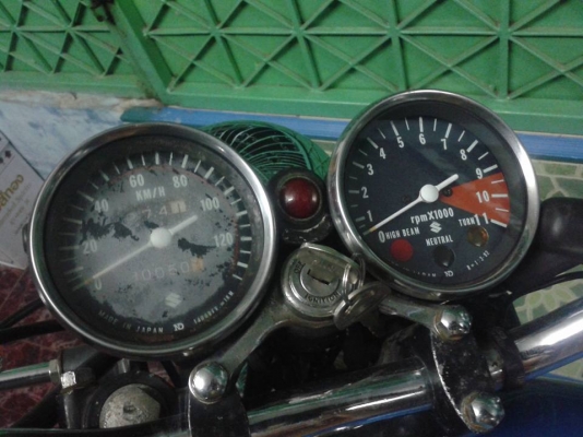 ขาย Suzuki GT100 เดิมๆสภาพสวยทะเบียนพร้อมโอนไม่ขาดต่อ 26000 บาทครับ