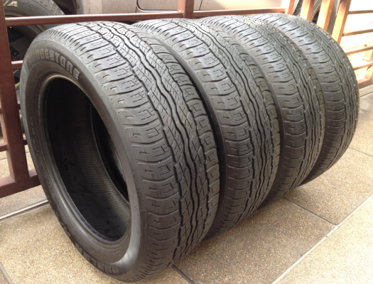 ยาง Bridgestone 235 55 18 ปลายปี14 ดอกเยอะ ใช้ยาว ราคาไม่แพง