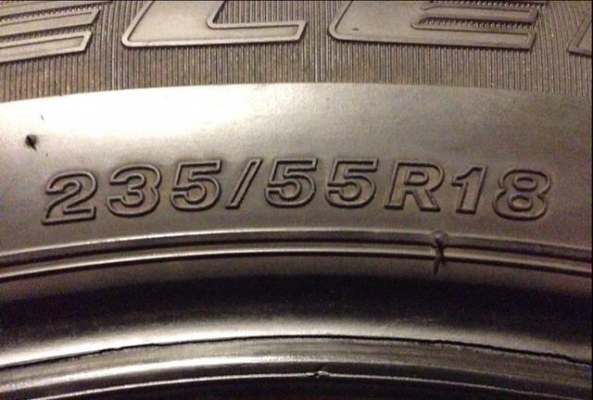 ยาง Bridgestone 235 55 18 ปลายปี14 ดอกเยอะ ใช้ยาว ราคาไม่แพง