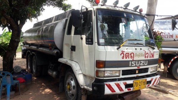 ขายรถบรรทุกน้ำมัน JCM ขนาดบรรจุ 16,000 ลิตร 1 เพลา เครื่อง 6BG - 175 แรง เบรคจิฟฟี่ โหลดบน แอร์พร้อม ภายในสวย ทะเบียนพร้อม