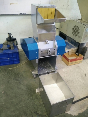 เครื่องบดพลาสติก 5 HP