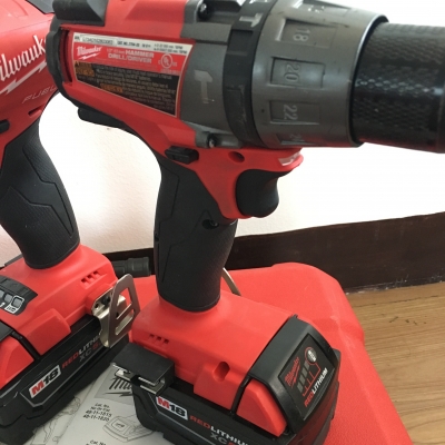 ชุดสว่านไร้แปรงถ่านมือ2 Milwaukee 2897-22 มีสว่านกระแทกและสว่านไขควง รุ่นใหม่ล่าสุด2016 แบ็ต5.0แอมป์