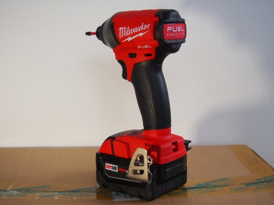 ชุดสว่านไร้แปรงถ่านมือ2 Milwaukee 2897-22 มีสว่านกระแทกและสว่านไขควง รุ่นใหม่ล่าสุด2016 แบ็ต5.0แอมป์