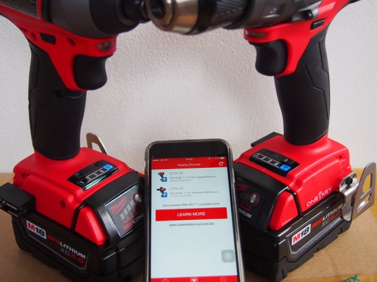 แม่เจ้า!! สว่านไร้สายเชื่อมต่อผ่านมือถือได้ ทำไปเพื่อ? Milwaukee 2796-22