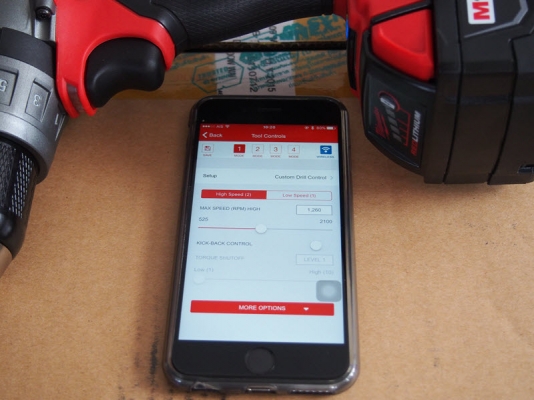 แม่เจ้า!! สว่านไร้สายเชื่อมต่อผ่านมือถือได้ ทำไปเพื่อ? Milwaukee 2796-22 แม่เจ้า!! สว่านไร้สายเชื่อมต่อผ่านมือถือได้ ทำไปเพื่อ? Milwaukee 2796-22