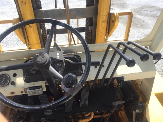 รถฟอร์คลิฟต์ KOMATSUรุ่นFD60H-3 ยกได้6ตันเสาสูง4เมตร เกียร์ออโต้ เครื่องอีซูซุ6สูบ6BB งายาว2.40เมตรสไลด์ได้ ยางตัน