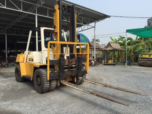 รถฟอร์คลิฟต์ KOMATSUรุ่นFD60H-3 ยกได้6ตันเสาสูง4เมตร เกียร์ออโต้ เครื่องอีซูซุ6สูบ6BB งายาว2.40เมตรสไลด์ได้ ยางตัน