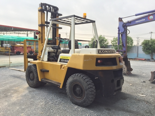 รถฟอร์คลิฟต์ KOMATSUรุ่นFD60H-3 ยกได้6ตันเสาสูง4เมตร เกียร์ออโต้ เครื่องอีซูซุ6สูบ6BB งายาว2.40เมตรสไลด์ได้ ยางตัน